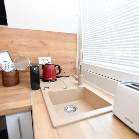 Nicole Apartment Rijeka Bagian luar foto
