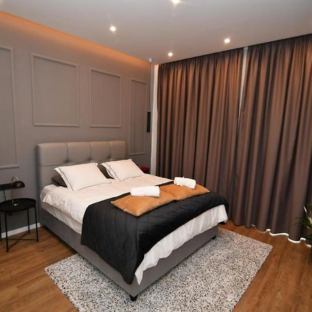 Nicole Apartment Rijeka Bagian luar foto