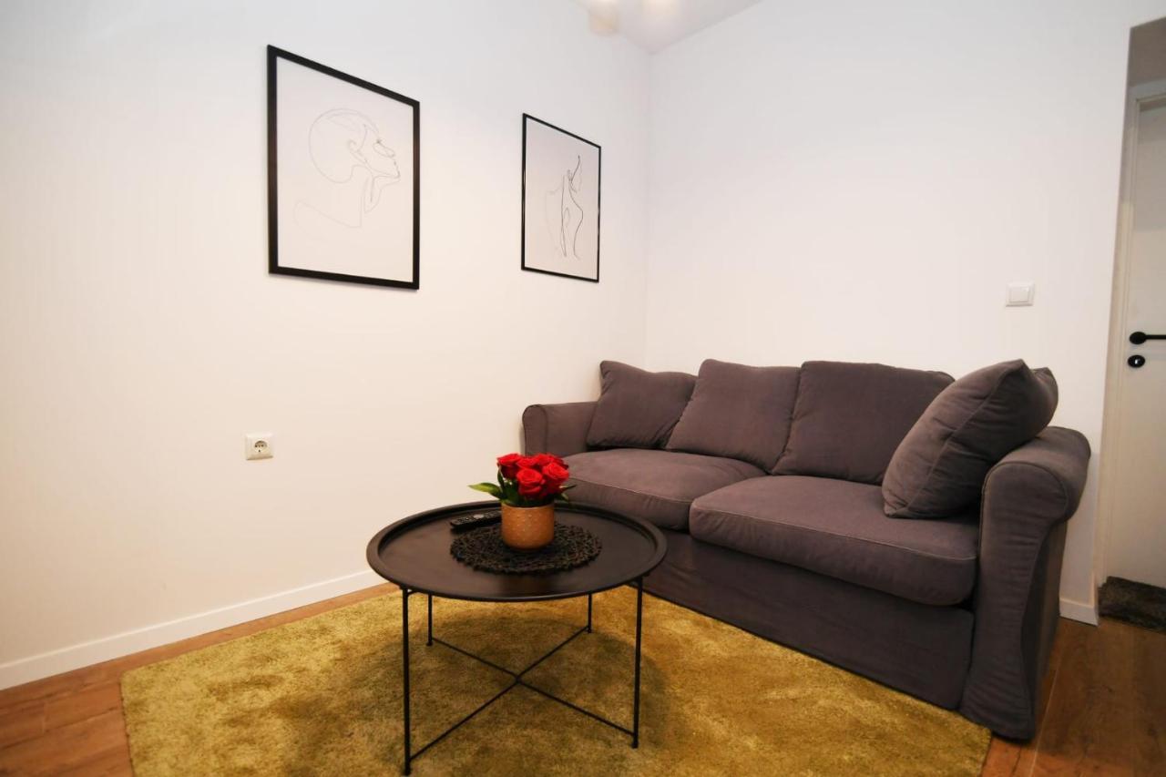Nicole Apartment Rijeka Bagian luar foto