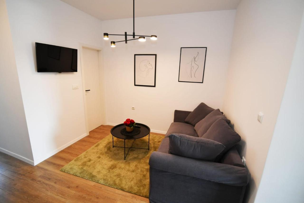 Nicole Apartment Rijeka Bagian luar foto